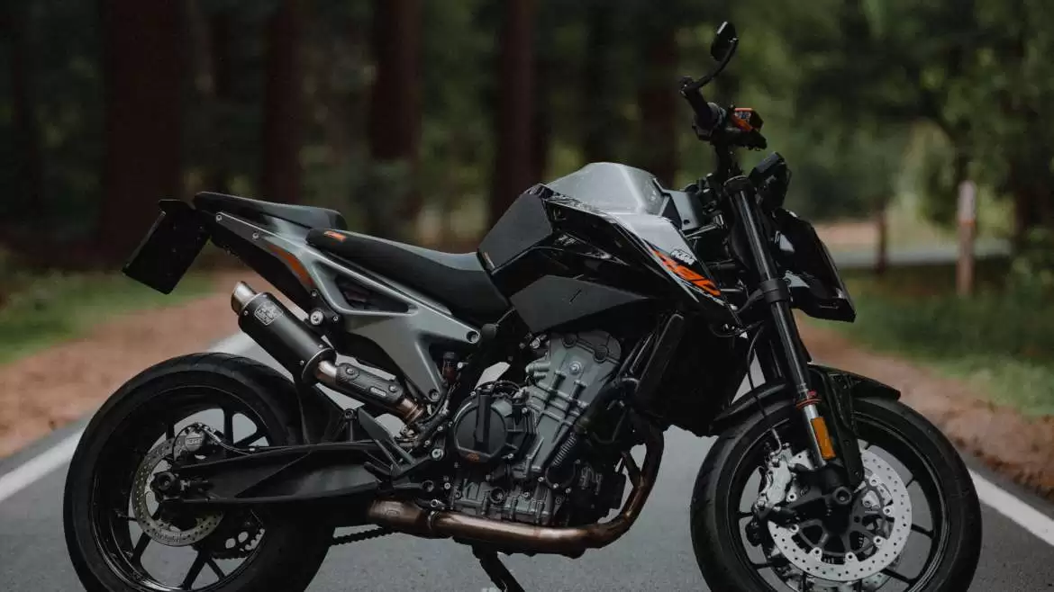 Motorcycle storage: Why you need it and how to choose the right storage solution